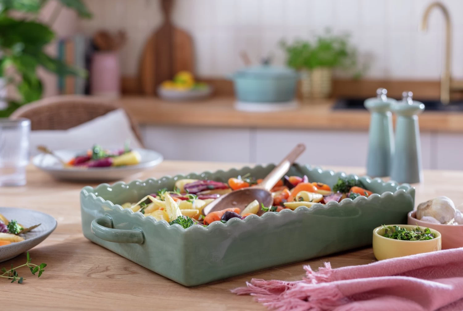 Habitat Herbalist Large Ceramic Roaster 4 Habitat Herbalist Large Ceramic Roaster - Image 2