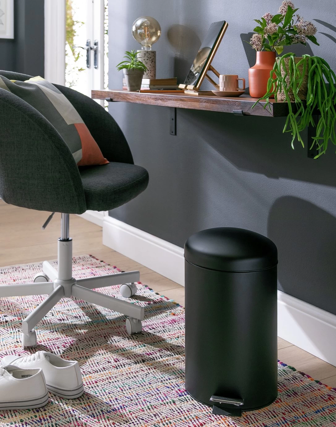 Habitat 12 Litre Domed Pedal Bin - Black 4 Habitat 12 Litre Domed Pedal Bin - Black - Image 2