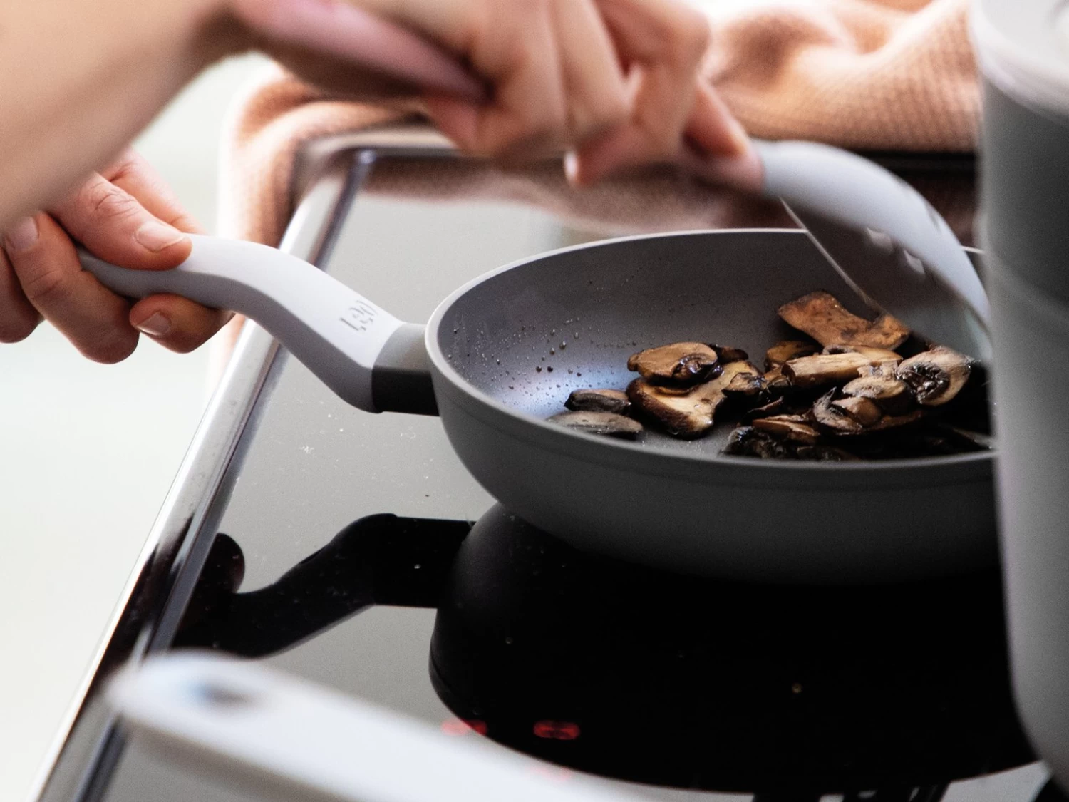 BergHOFF Leo 5 Piece Non Stick Pan Set 4 BergHOFF Leo 5 Piece Non Stick Pan Set - Image 2