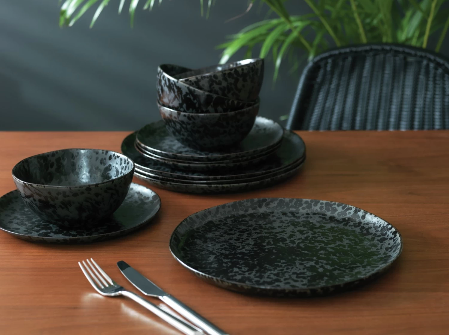 Habitat Preto 12 Piece Stoneware Dinner Set - Black 9 Habitat Preto 12 Piece Stoneware Dinner Set - Black - Image 7