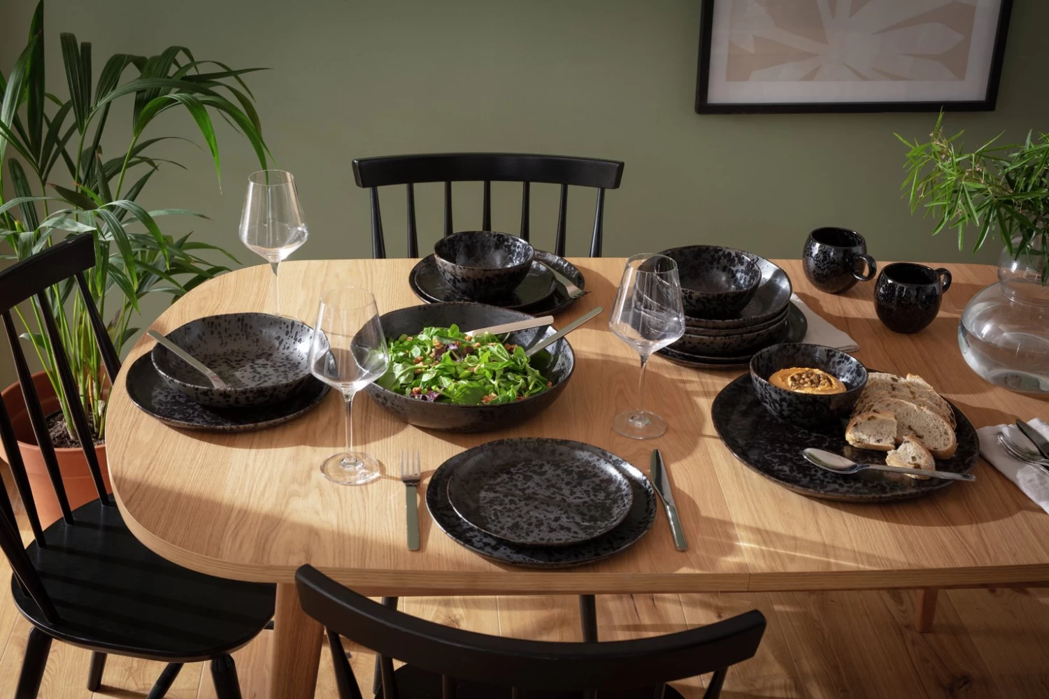 Habitat Preto 12 Piece Stoneware Dinner Set - Black 10 Habitat Preto 12 Piece Stoneware Dinner Set - Black - Image 8