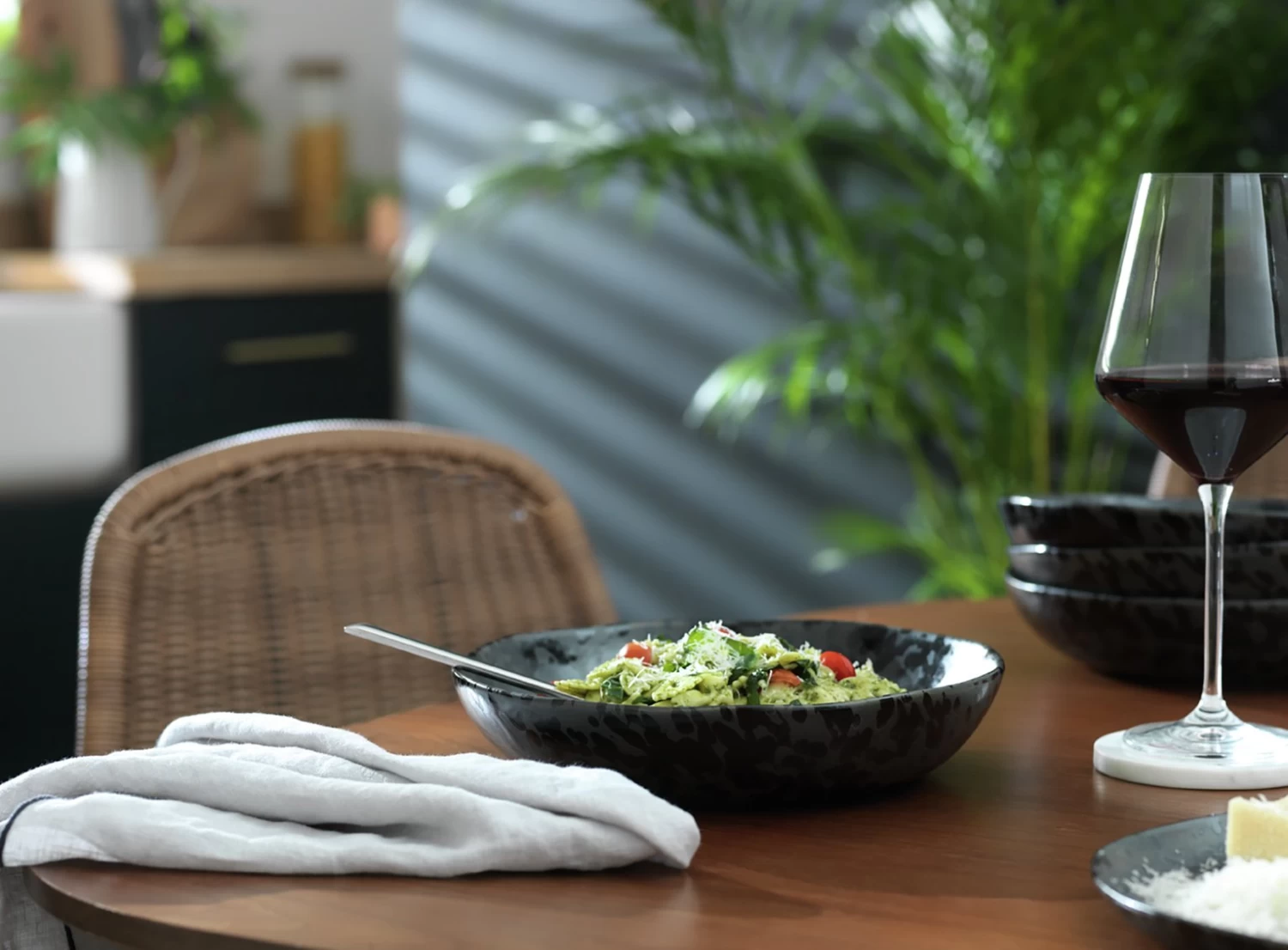 Habitat Preto 4 Piece Stoneware Pasta Bowls - Black 4 Habitat Preto 4 Piece Stoneware Pasta Bowls - Black - Image 2